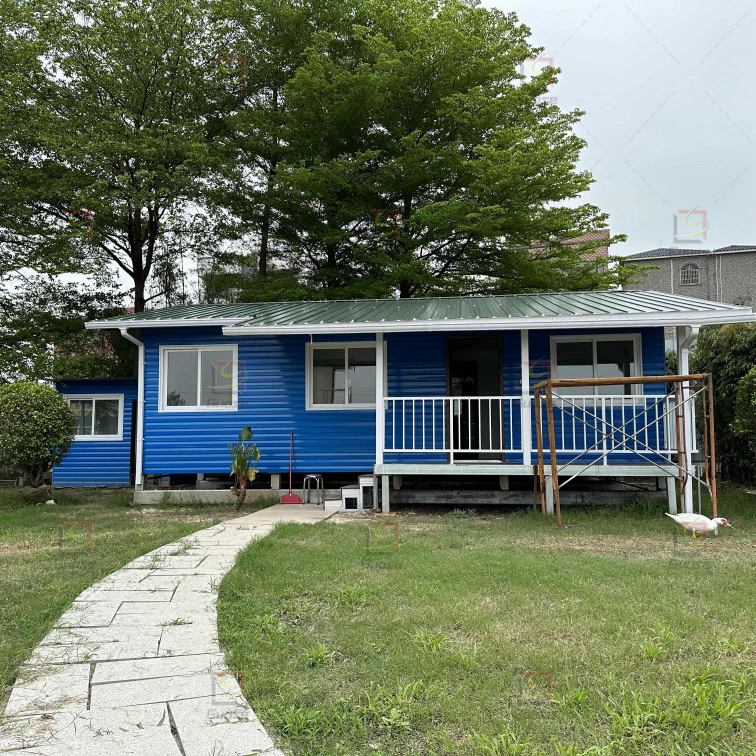 Mobile houses are suitable for building in island countries to resist wind and earthquakes
